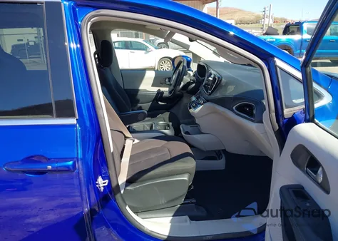 2021 Chrysler Pacifica Touring z USA, uszkodzony, nr VIN 2C4RC1FG5MR511546